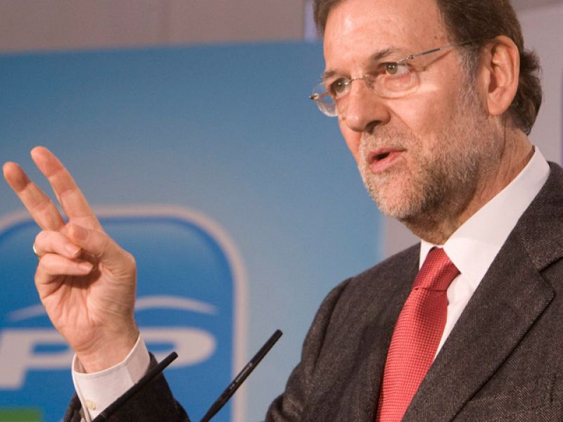 Rajoy y la plana mayor del PP, en la proclamación de Cospedal como candidata