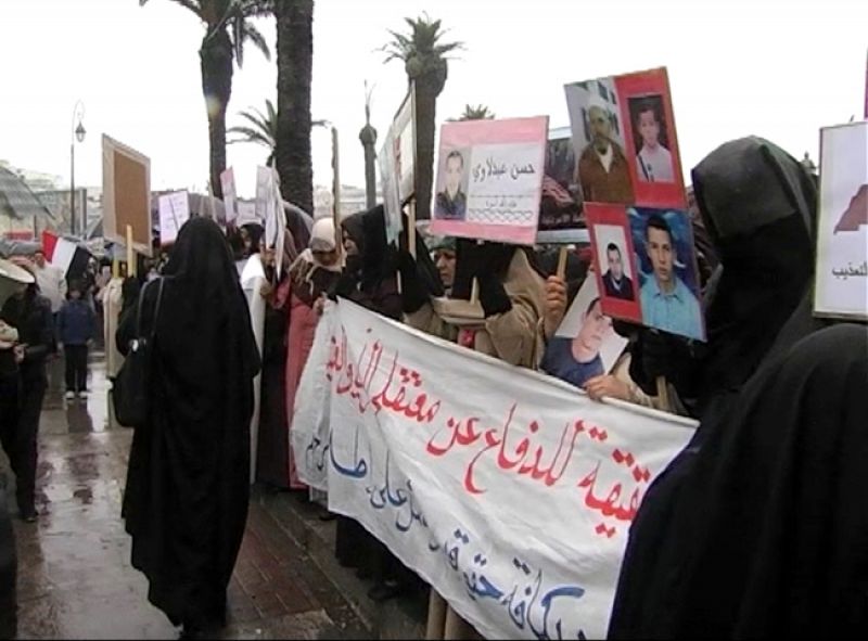 Marruecos denuncia la muerte de cinco personas calcinadas en las protestas en Alhucemas