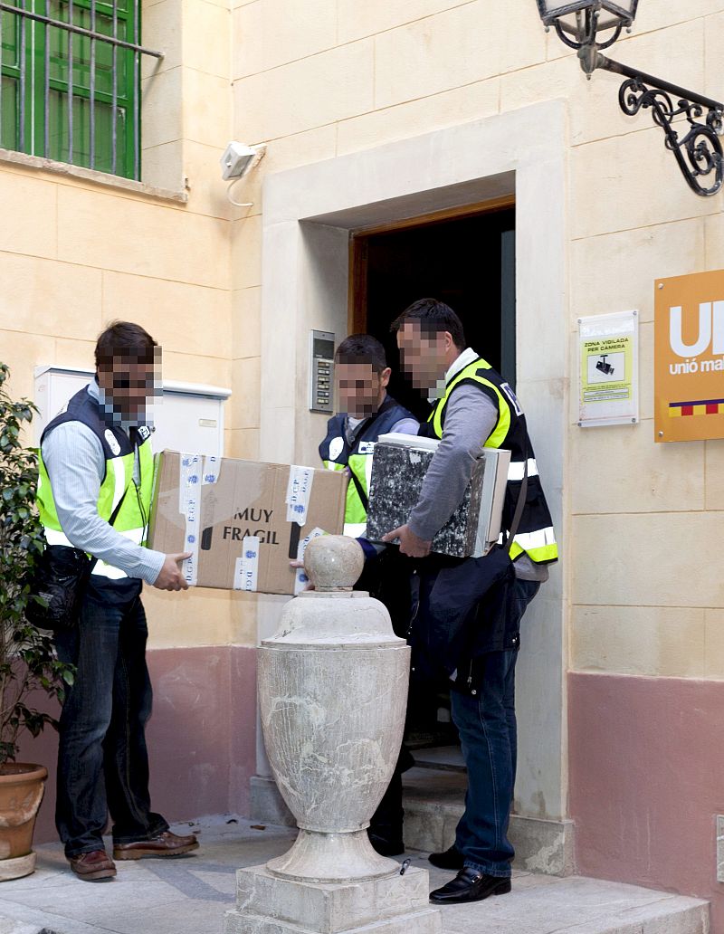 Detenidos tres ex altos cargos del Ayuntamiento de Palma relacionados con la operación contra UM