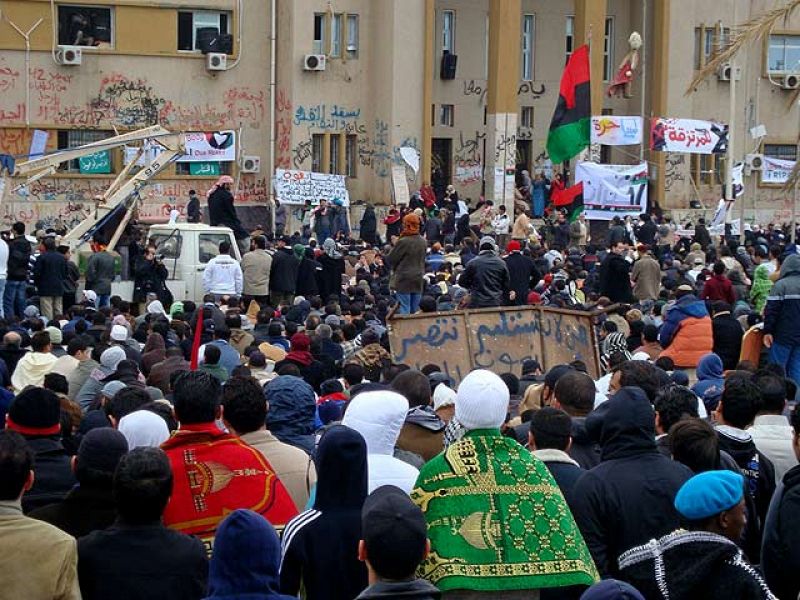 El hijo de Gadafi espera alcanzar un acuerdo de alto el fuego con los rebeldes este sábado