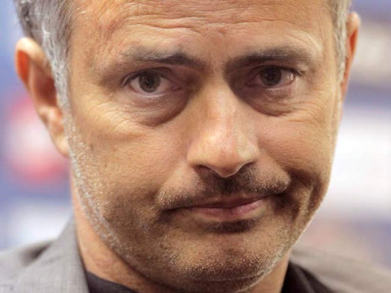 Mourinho: "Se ríen de mí a nuestras espaldas"