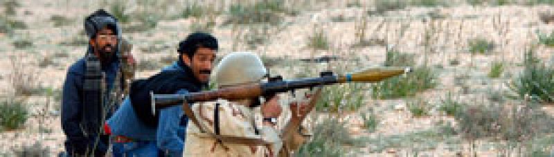 Los rebeldes frustran el contraataque de Gadafi en el este pero piden ayuda a la ONU