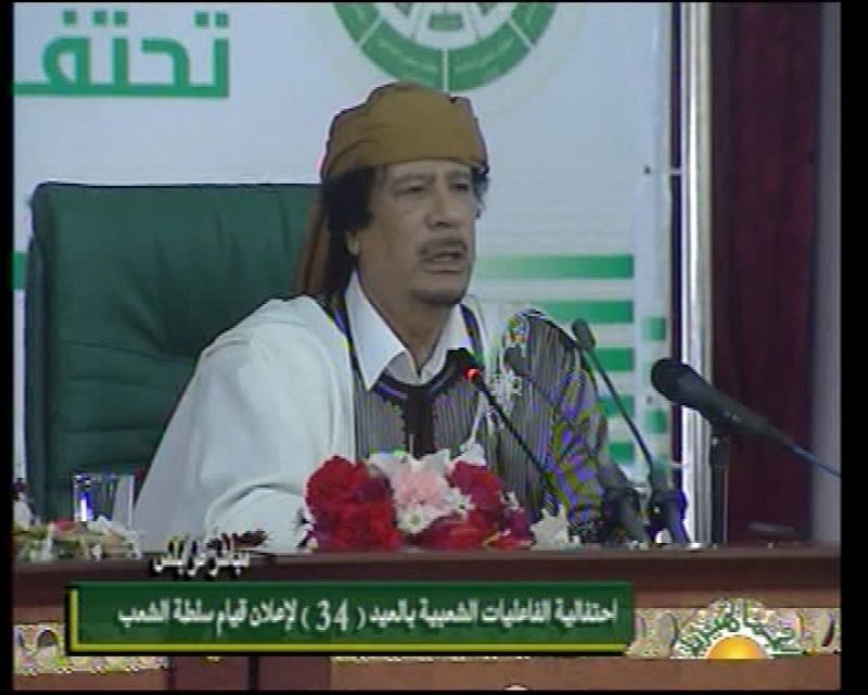 Gadafi: Habrá una "guerra sangrienta" con miles de muertos si hay intervención extranjera en Libia