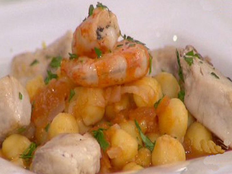 Sofrito de garbanzos en salsa de marisco (03/0311)