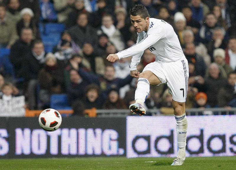 El Real Madrid no pierde la fe y aplasta al Málaga