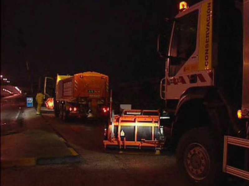 Fomento pone en marcha un dispositivo especial por la nieve para garantizar el tráfico