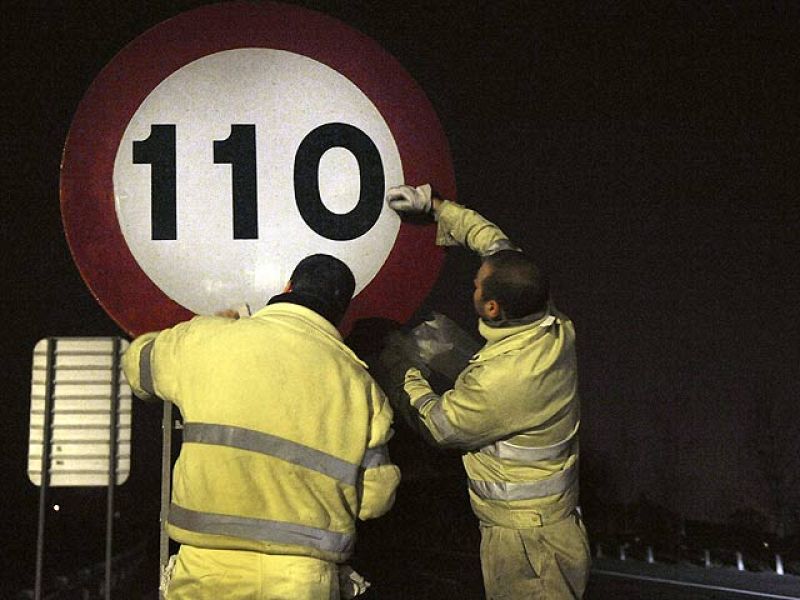 Entra en vigor la reducción de la velocidad máxima en autovías a 110 km/h para ahorrar energía