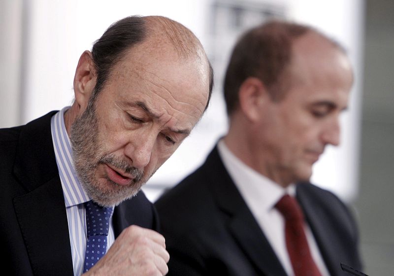 Rubalcaba ingresa en el hospital por una infección de orina y cancela su agenda para esta semana