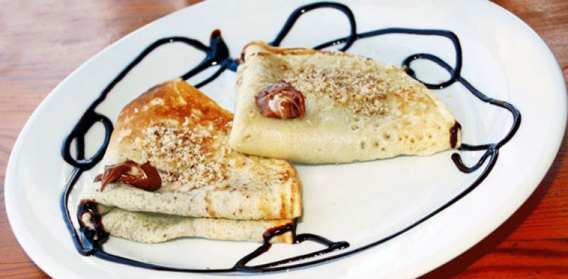 Brazo hojaldrado relleno de frutos secos, cómo decorar los platos