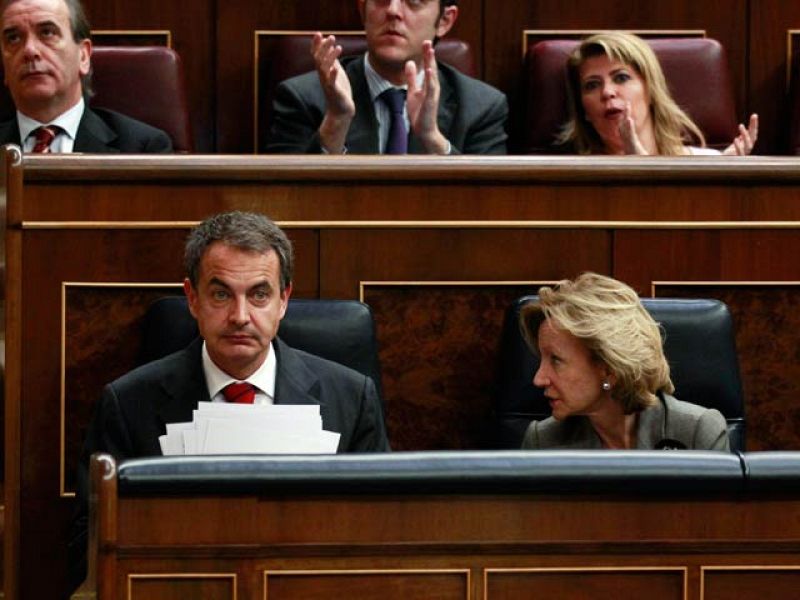 Zapatero espera signos de recuperación del empleo a partir de este mes "con toda seguridad"