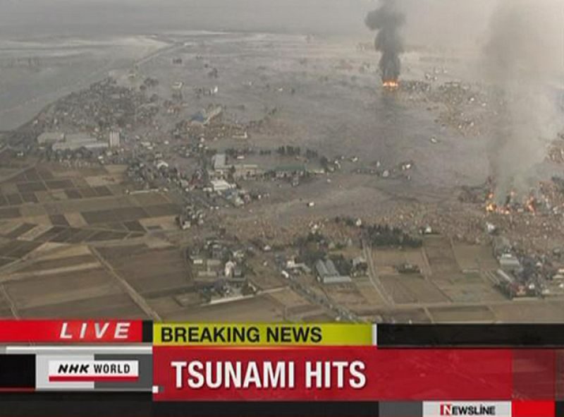 El mayor tsunami en Japón deja centenares de ahogados tras arrasar sus costas