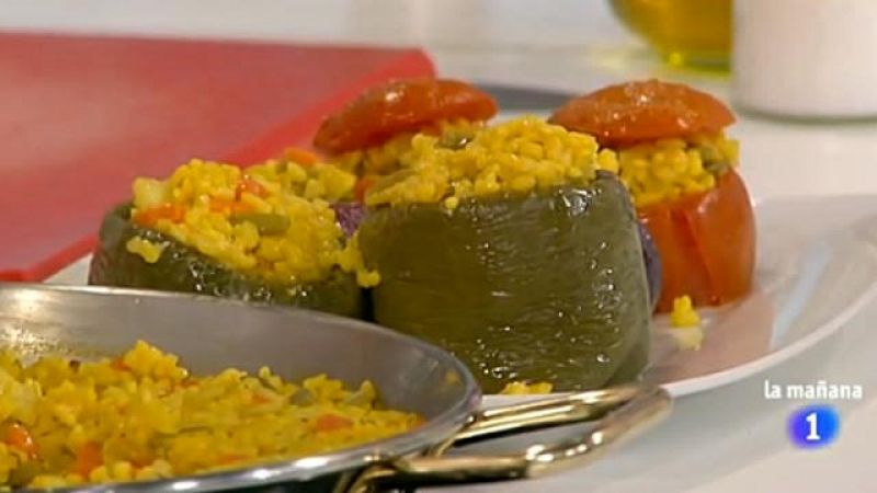 Pimiento, tomate y cebolla rellenos de arroz (11/03/11)