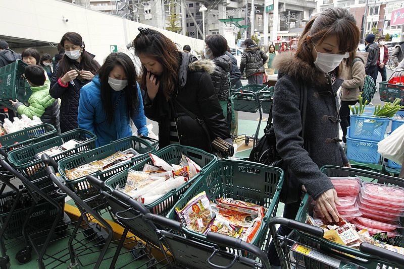 Los japoneses hacen frente a los cortes de energía que comienza a sufrir el país