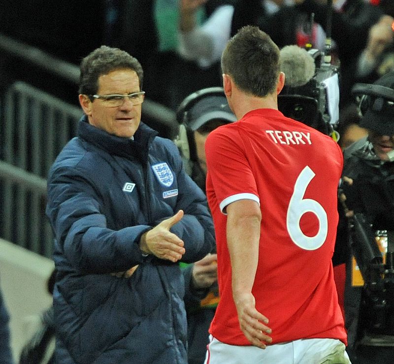 Capello medita devolver la capitanía a John Terry