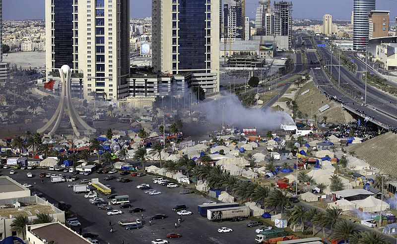Baréin decreta el toque de queda mientras continúa la fuerte represión de las tropas del Golfo