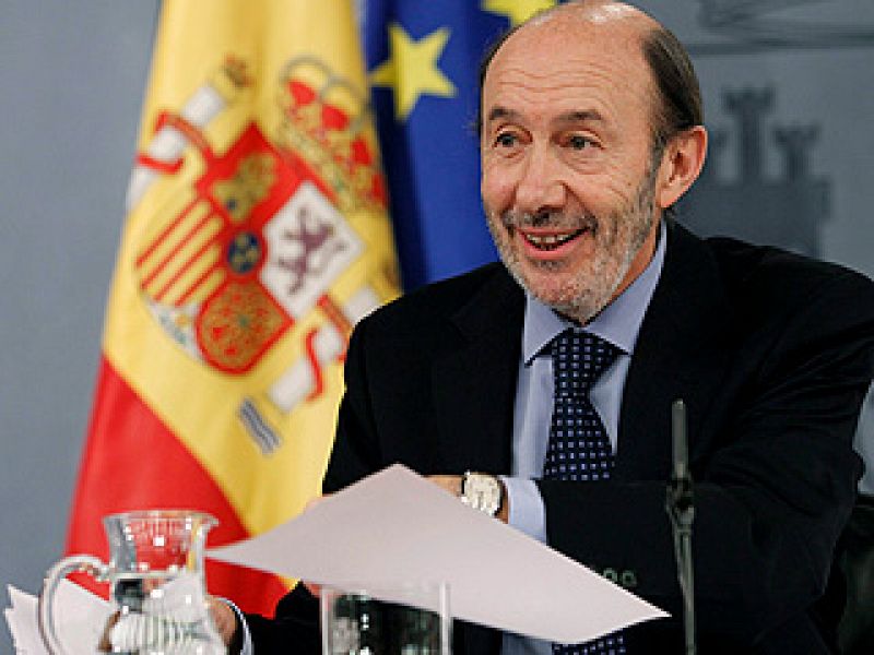 Rubalcaba pide unidad en el PSOE sobre Sortu "porque las discrepancias no ayudan"