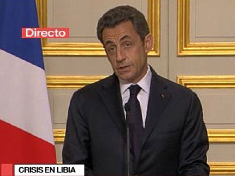 Sarkozy anuncia que aviones franceses evitan ya ataques aéreos de Gadafi en Bengasi