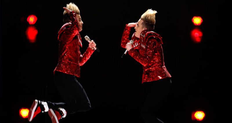 Jedward representa a Irlanda en Eurovisión 2011 con "Lipstick"
