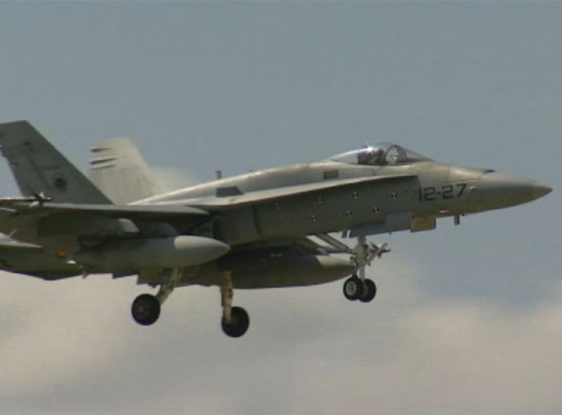 Regresan a la base los dos aviones F-18 españoles tras su primera patrulla aérea en Libia