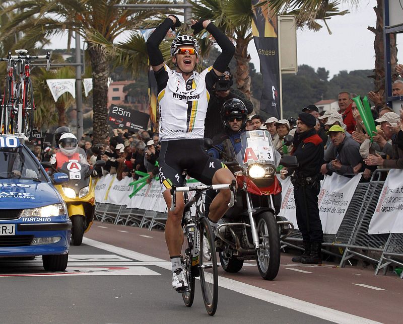 El letón Smukulis, primer líder en la Volta del centenario