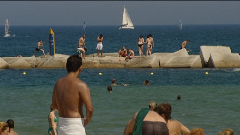 España recibe 5,5 millones de turistas hasta febrero, un 4,5% más que en 2010