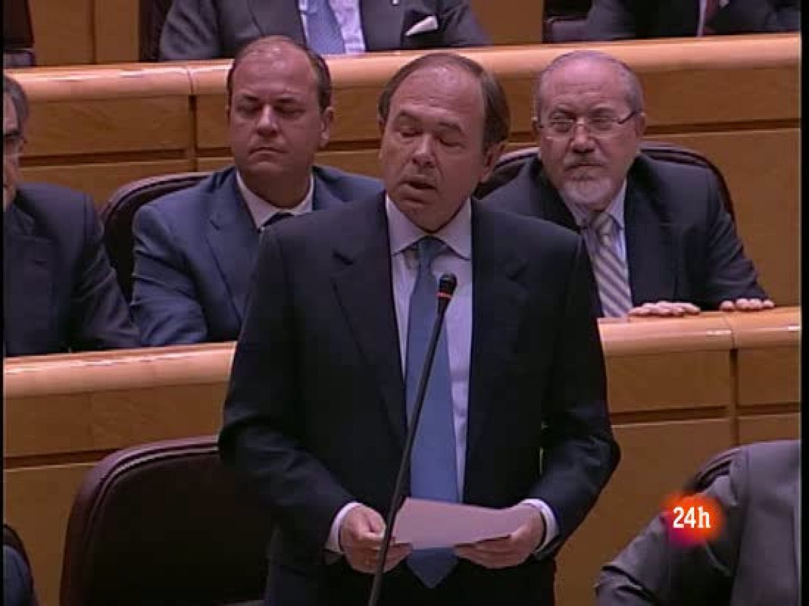 García Escudero piede a Zapatero que "acabe con la incertidumbre"