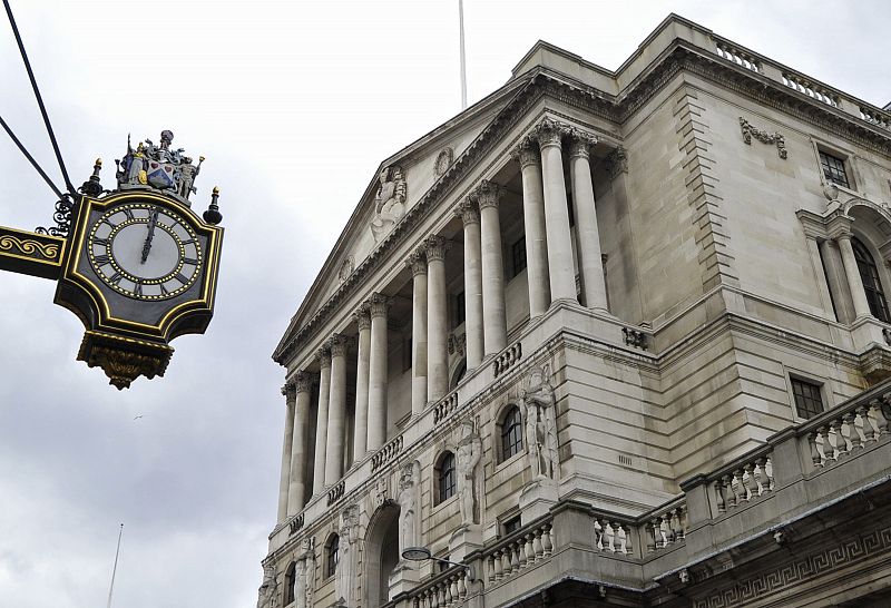 El Banco de Inglaterra pospone subir los tipos por sus dudas sobre la recuperación