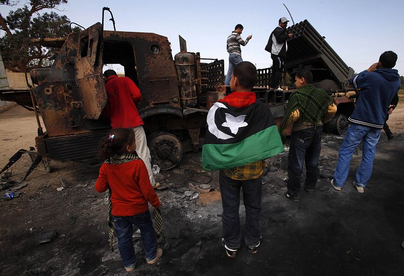 Los rebeldes libios nombran un gobierno interino y a Mahmud Yabril como su presidente
