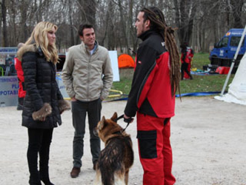 Edurne acompaña a la ONG Bomberos Unidos Sin Fronteras en 'En movimiento con'