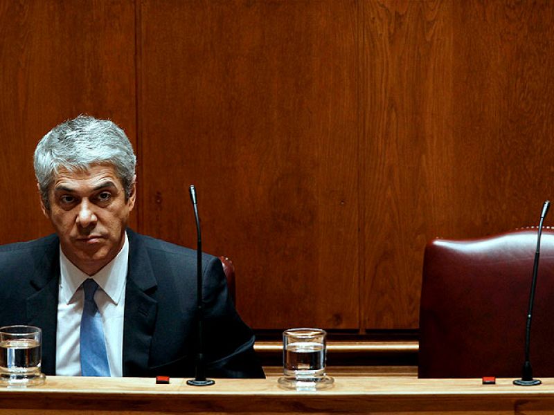 El primer ministro portugués, José Sócrates, dimite tras el rechazo de su plan anticrisis