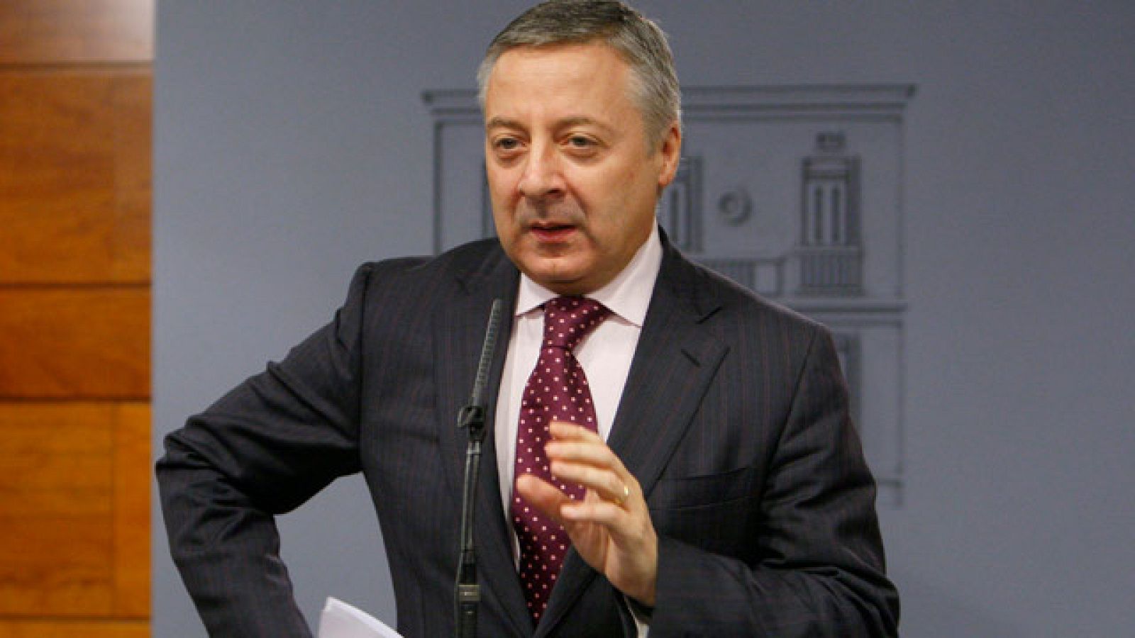 Blanco considera una "buena noticia" la desconvocatoria de huelga en AENA | Ver