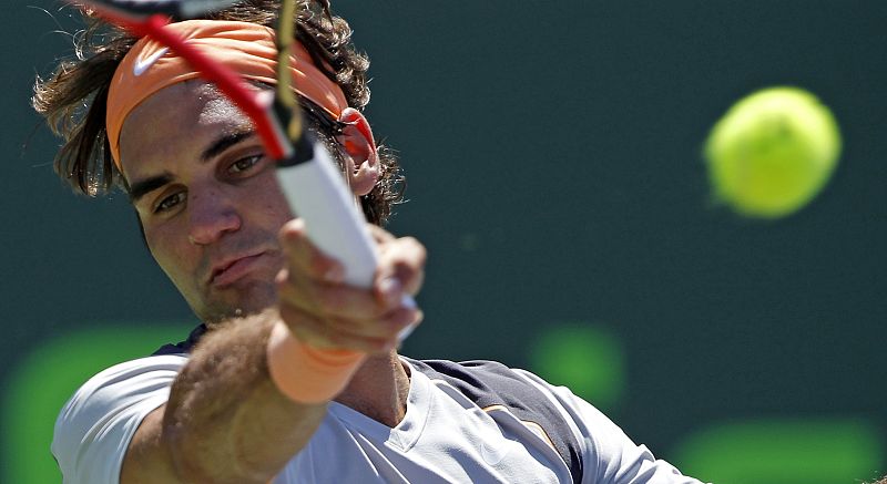 Federer acaba con Stepanek y Feliciano López con Chela