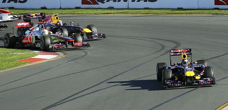 Vettel sigue por el camino de la victoria y arrasa en Australia