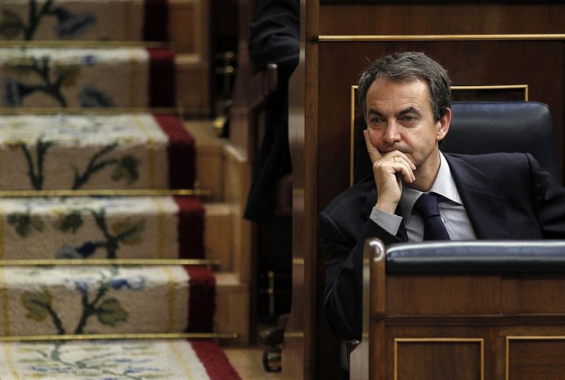 Los diez pasos del vía crucis de Zapatero