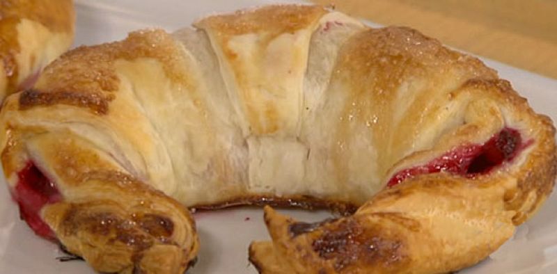 Cruasán relleno de frambuesa y champiñones macerados (29/03/11)