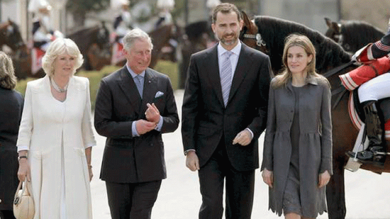 Carlos y Camila, del Palacio del Pardo a la plaza Mayor en su primer día en España
