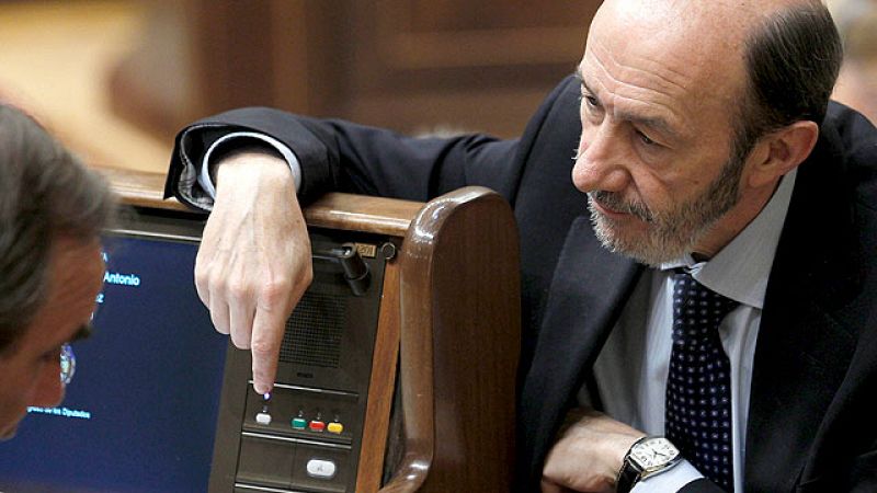 Rubalcaba replica al PP que las actas de ETA "están llenas de mentiras y manipulaciones"