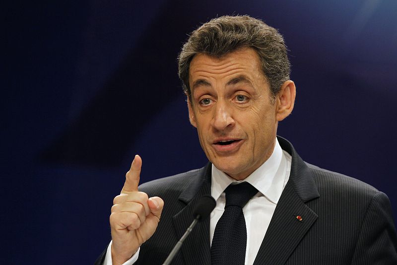 Sarkozy aboga en China por incluir el yuan en la cesta de monedas internacional