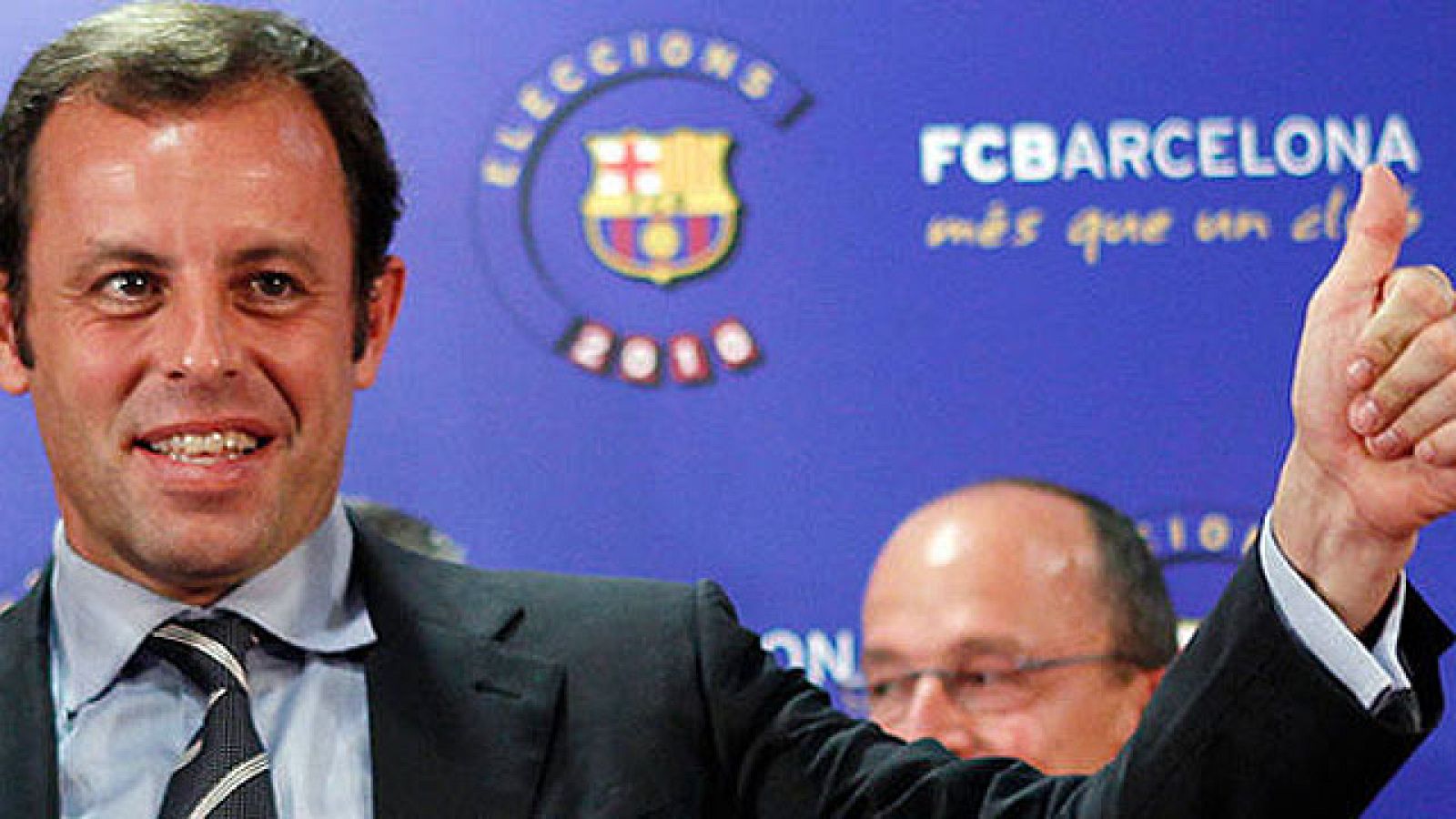 El presidente del FC Barcelona, Sandro Rosell, apostará "un kilo de arroz, un kilo de pasta, un litro de leche y un litro de aceite" a que su equipo gana 5-0 al Real Madrid en la final de Copa del Rey (en directo por La 1 y RTVE.es) que se disputará