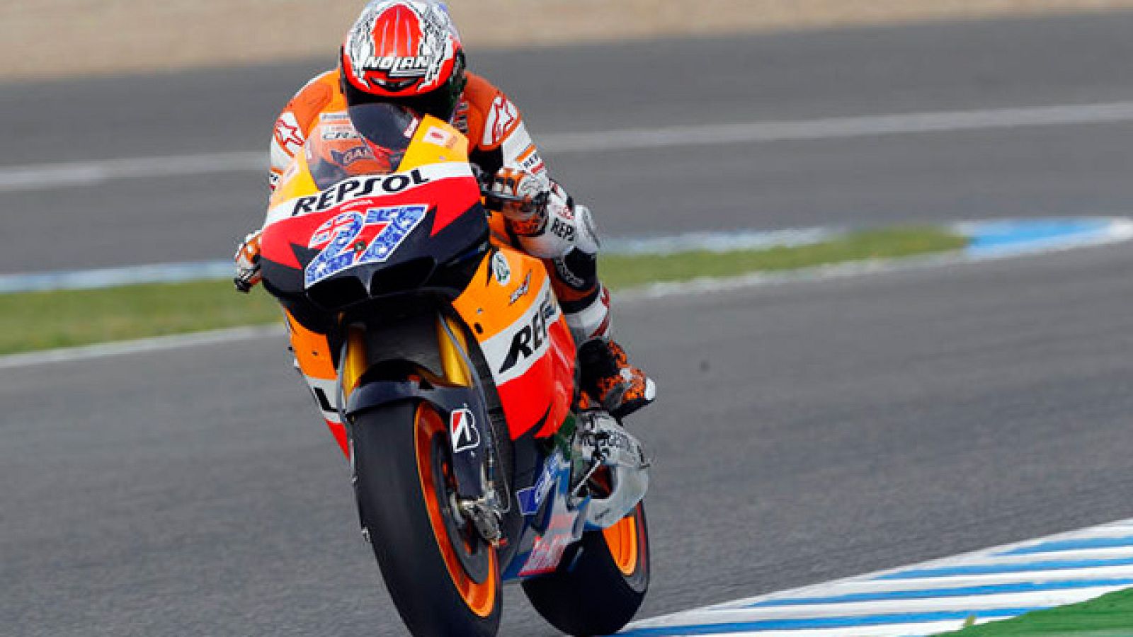 El australiano Casey Stoner ha marcado la 'pole' de Jerez, seguido de Pedrosa y Lorenzo.