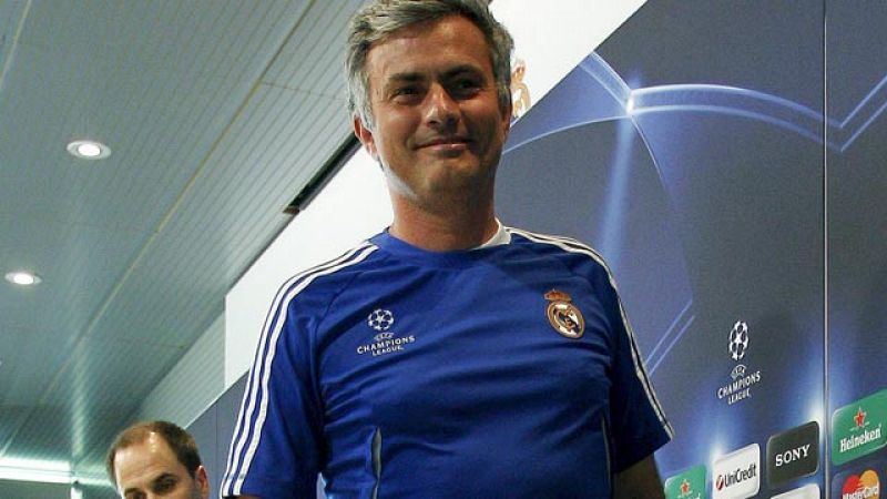 Mourinho: "No hablo, porque quiero estar en el banquillo en la final de Copa"