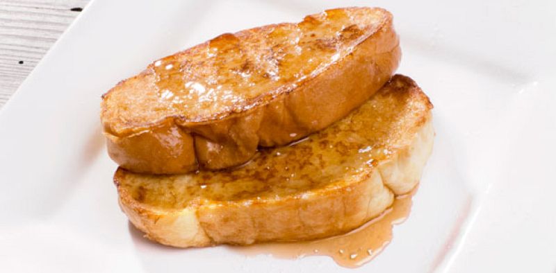 Torrijas con menos calorías y polvo de aceitunas