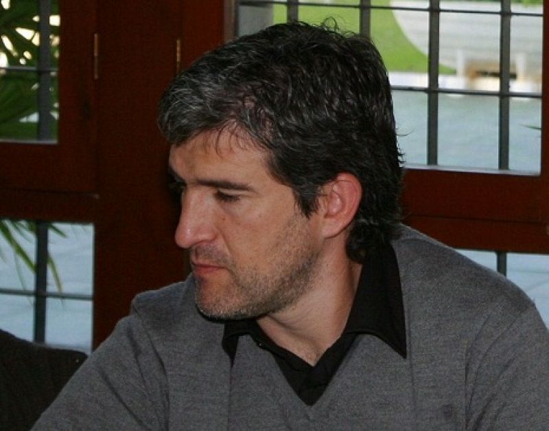 Roberto Olabe sustituye a Oltra en el Almería