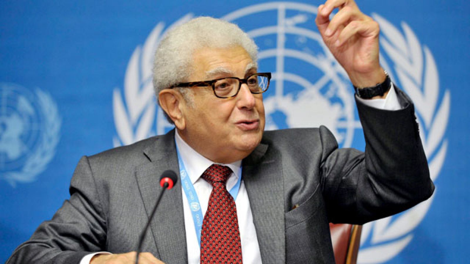 La OTAN ha admitido que sus ataques en Brega ha podido matar a varios combatientes rebeldes | Ver