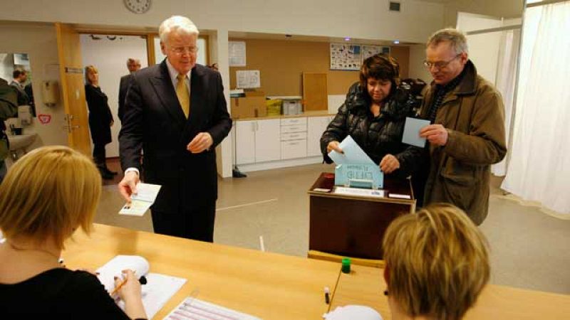 Reino Unido y Holanda acudirán a la Justicia para recuperar el dinero islandés