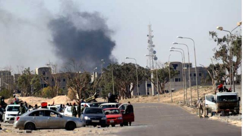 Las tropas de Gadafi abandonan Ajdabiya tras el intenso ataque de la OTAN