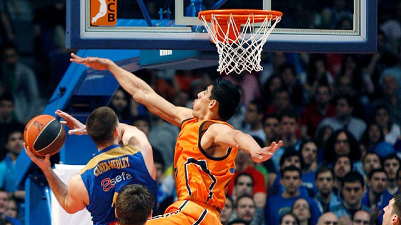 El Estudiantes se lleva el derbi y se acerca a los 'play-offs'