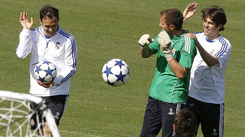 Lass, Pedro León y Gago, bajas en la convocatoria del Real Madrid, a la que vuelve Benzema