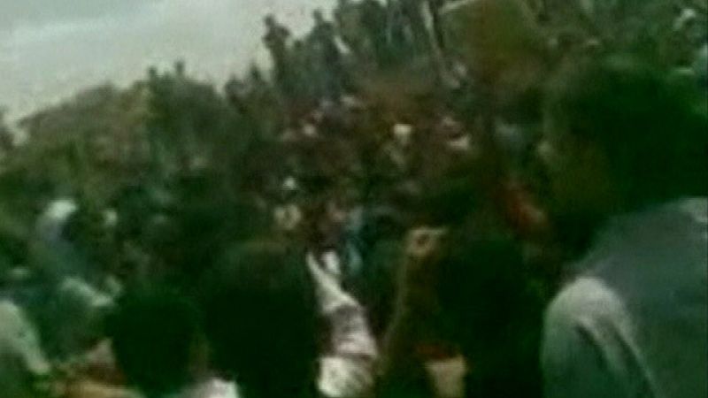 Miles de mujeres piden en Siria la liberación de sus maridos, detenidos este martes