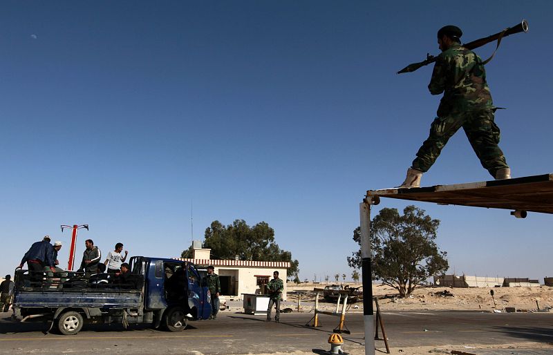 Gadafi acusa a Catar de facilitar armamento pesado a los rebeldes tras la reunión de Doha